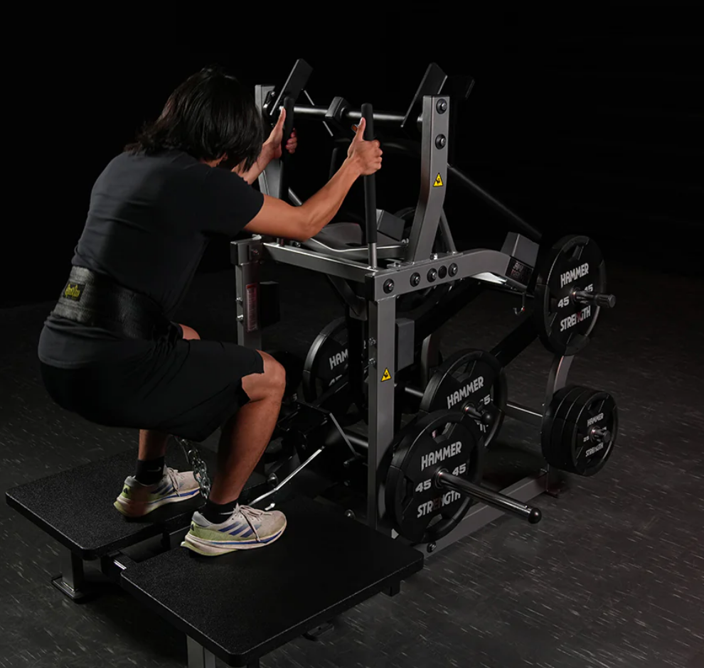 Hammer Strength Belt Squat in einem OLD SCHOOL GYM 24 Studio